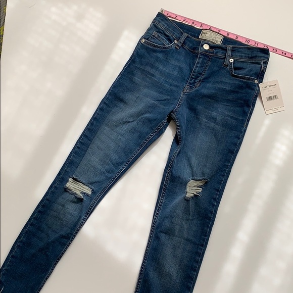 Free people shark bite jeans - Picture 3 of 7